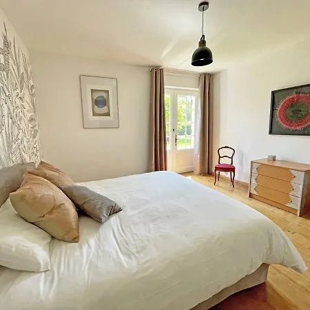 וילה D'une Capacite De 8 Personnes, Ce Se Situe A Tremolat, Petit Village Idealement Place Aux Portes Du Perigord Noir ! Trémolat