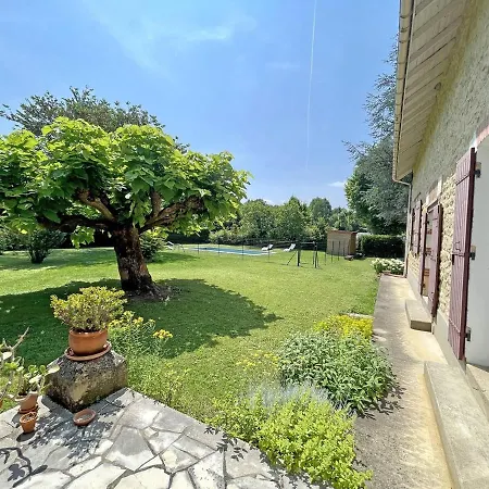 D'une Capacite De 8 Personnes, Ce Se Situe A Tremolat, Petit Village Idealement Place Aux Portes Du Perigord Noir ! וילה
